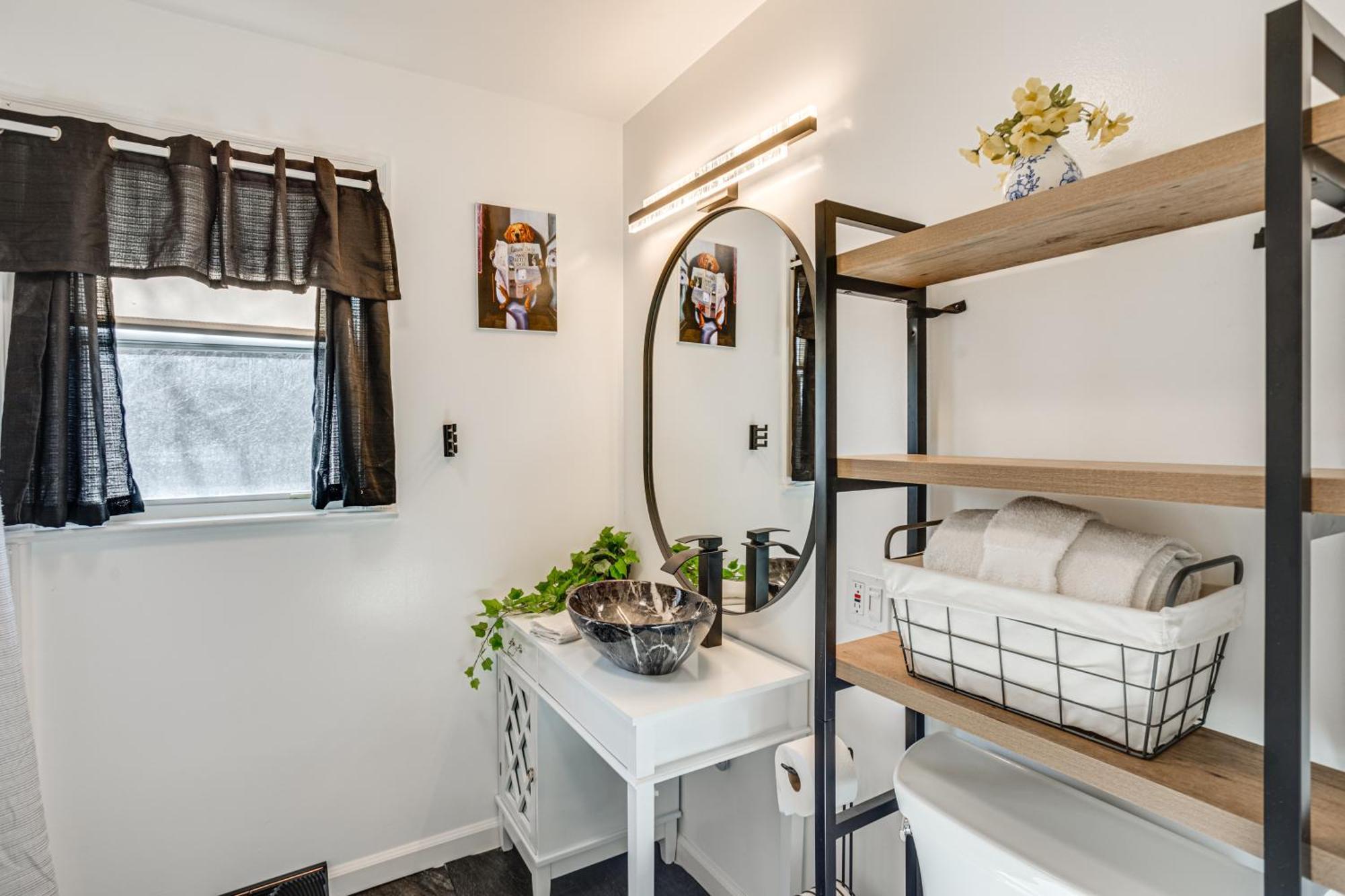 Hideaway With Patio - 1 Mi To Hersheypark!